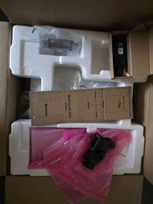 Invertor hibrid trifazat Huawei 8kW - SUN2000-8KTL-M1 cu modul WiFi