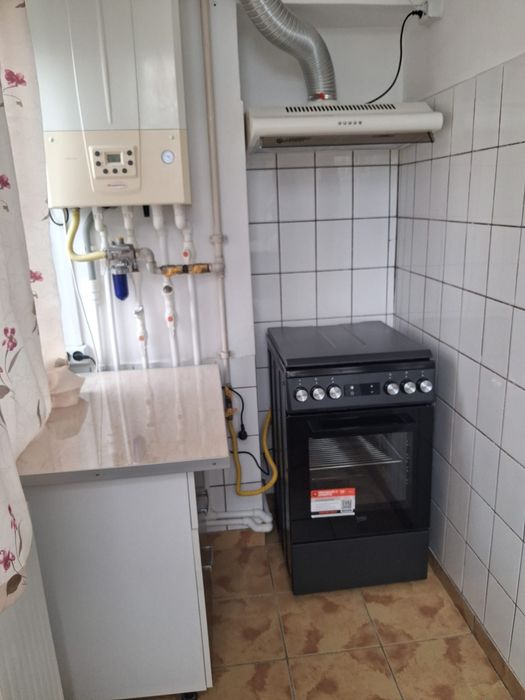 Proprietar inchiriez apartament 2 camere Navodari str Randunelelor 0742019750