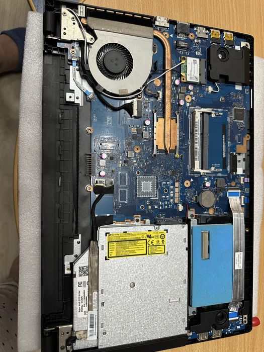 Laptop Asus Pro PU551L pentru piese