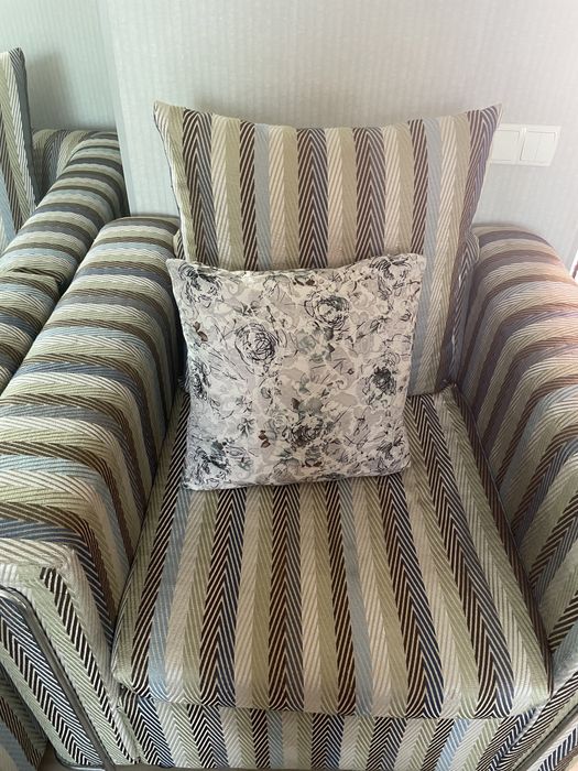 Диван с креслом