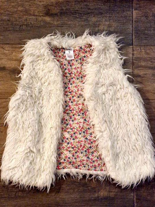 Vesta pufoasa pentru fetite Carter"s