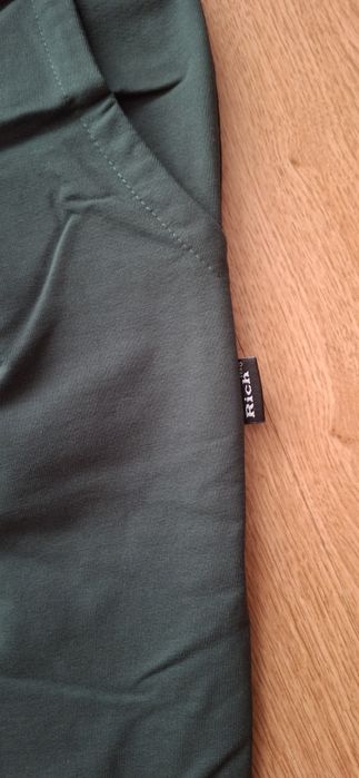 Дамски спортни комплекти