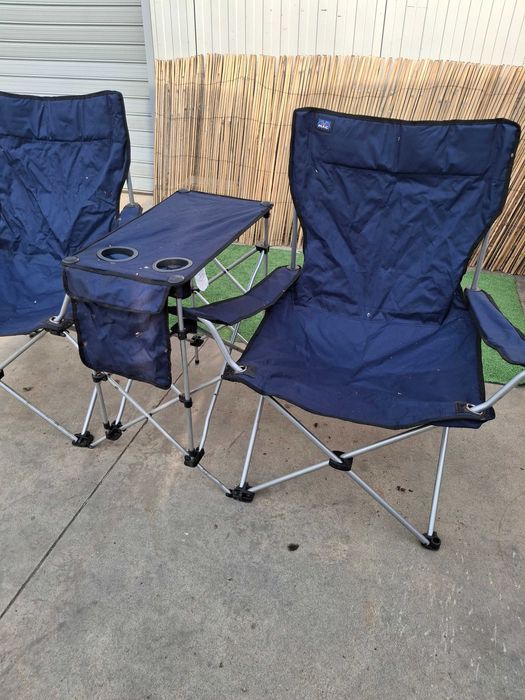 Комплект от 2 сгъваеми къмпинг стола + маса