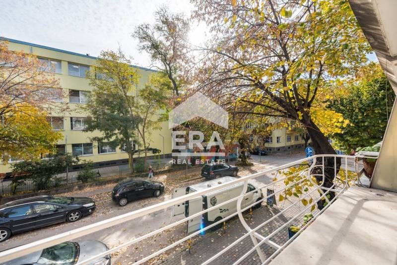 Дава се под наем Четиристаен апартамент в Варна, Център - 96 кв.м за 1500 € - Снимка #2