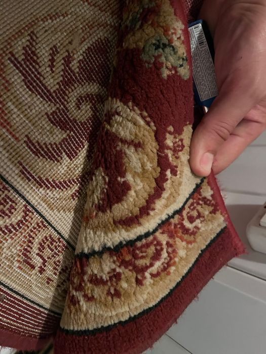 Ковер в хорошем состоянии