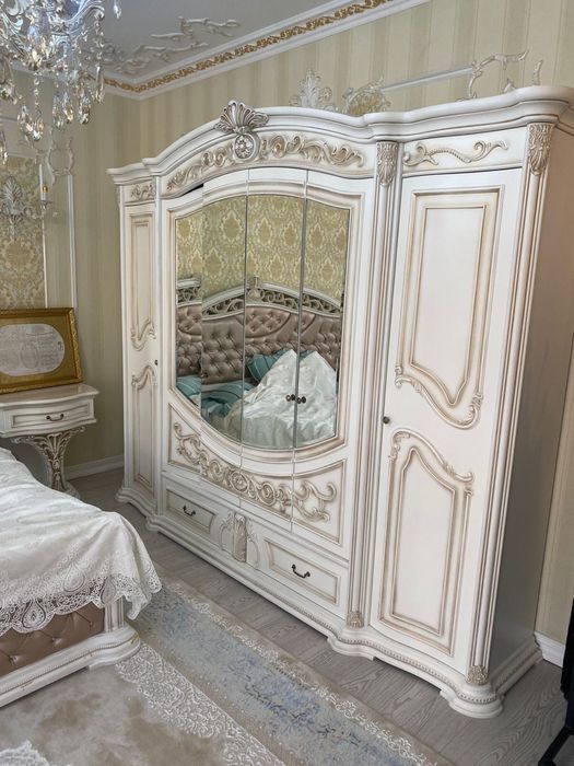 Продам спальный гарнитур