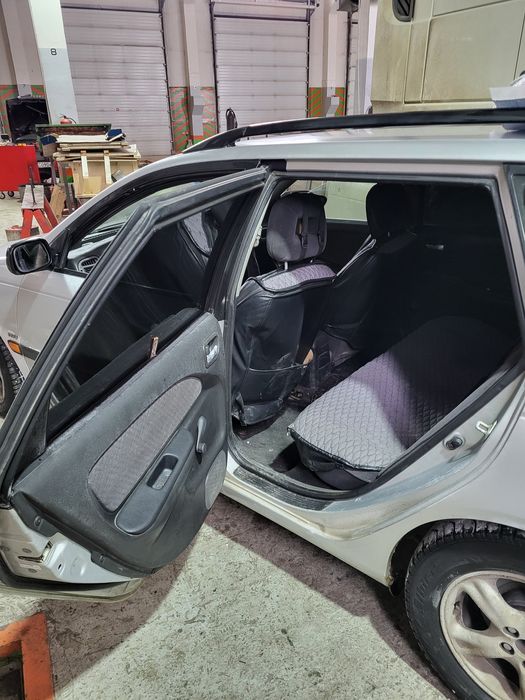 Тойота Авенсис 2001 год