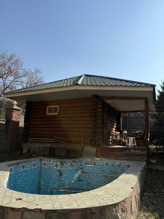 Продам баню со сруба