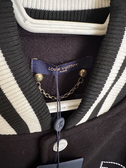 Jacheta Louis Vuitton LV M si L in stoc