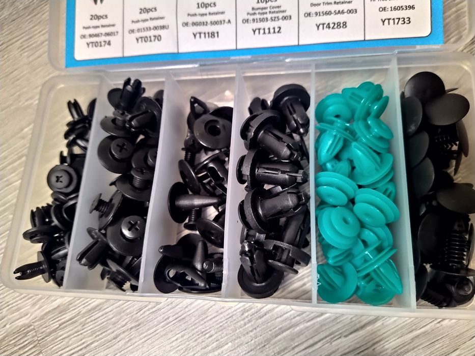 Set cleme auto de fixare, universale, 100 piese, plastic NOU!