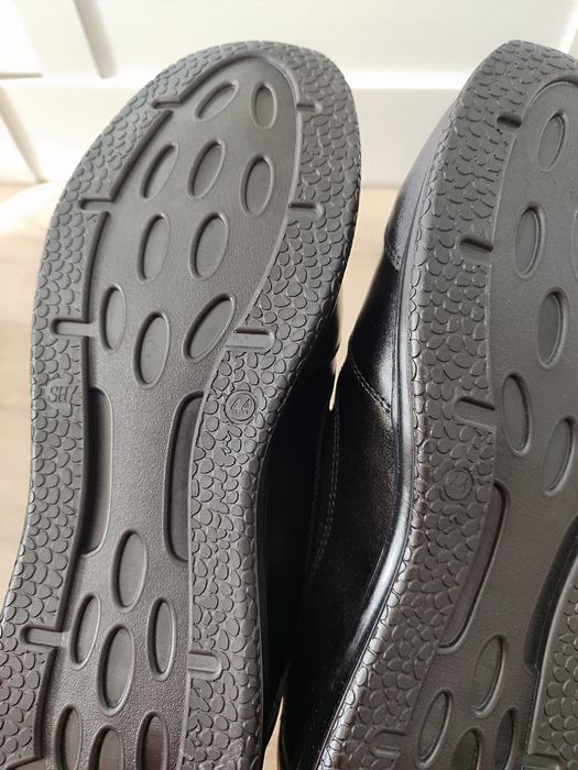 Продам полуботинки