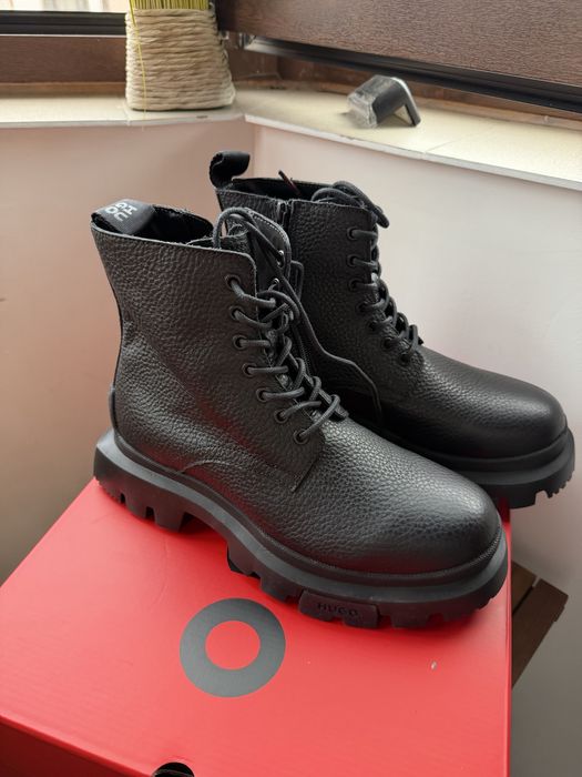 Hugo Fabyan ghete/bocanci din piele neagra marimea 40 noi originali