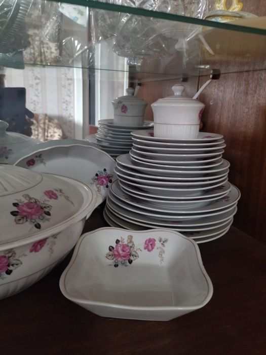 Столовый сервиз.