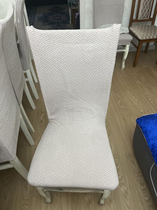 Стол со стульями