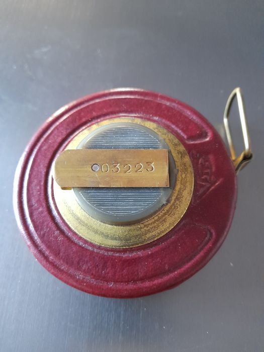 2 бр. Ролетки метални пет метра и 15 метра