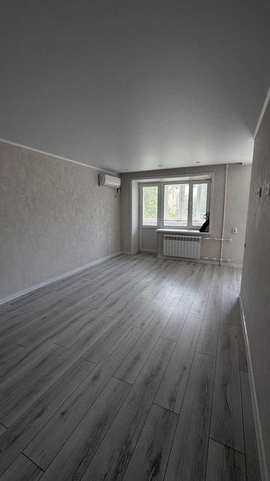Продам 3 ком. 2 Этаж, Ленина 38, с ремонтом