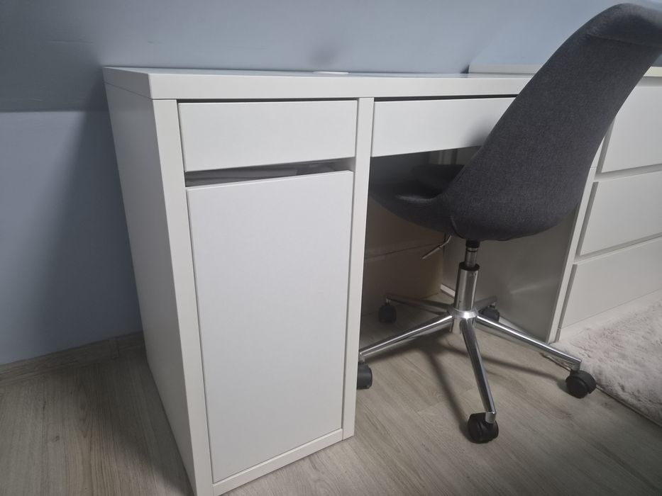 Бюро Micke, Ikea