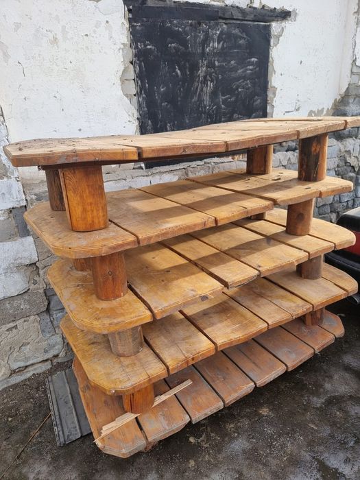 Продам столы 4 высоких и 4 низких