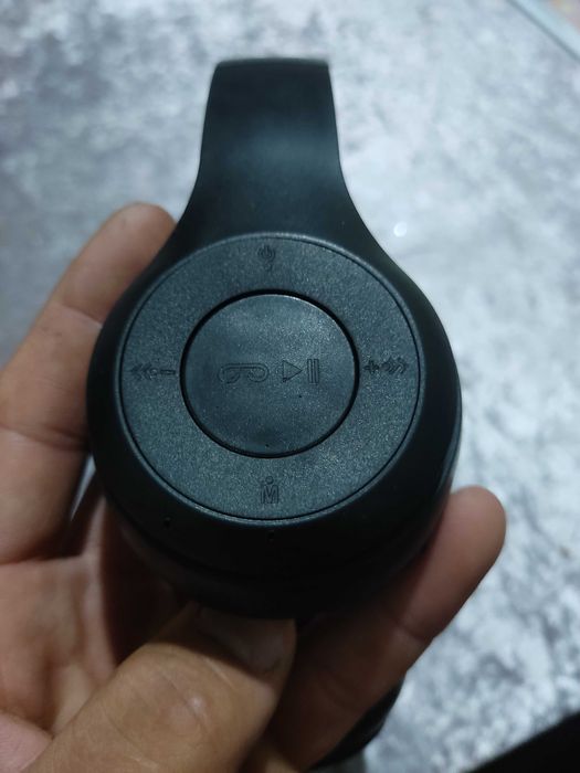 P47 naushnik holati zoʻr 1-2 kun ishlatilgan  bukiladigan