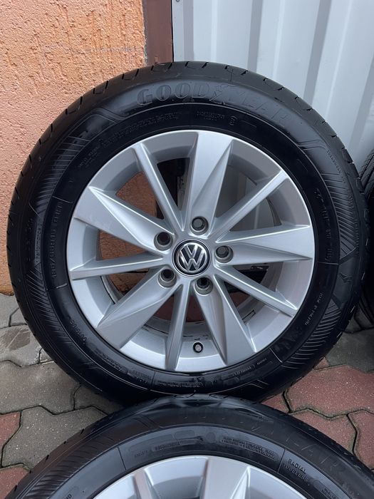 Jante de aluminiu originale VW R15 cu cauciucuri GOOD YEAR noi de vara