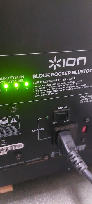 Продавам тонколона с блутут от Швейцария