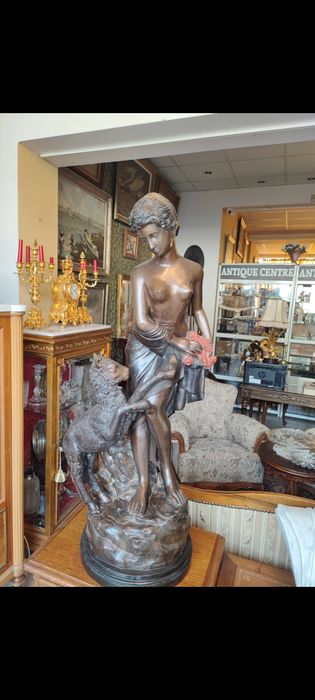 Бронзова статуя Франция