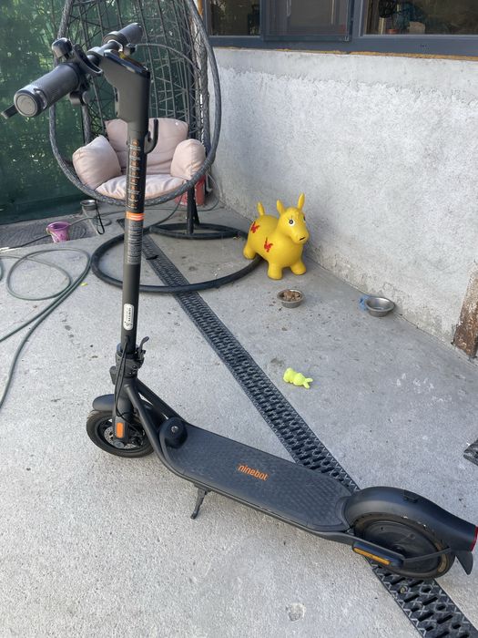 Vînd trotinetă electrică ninebot F2