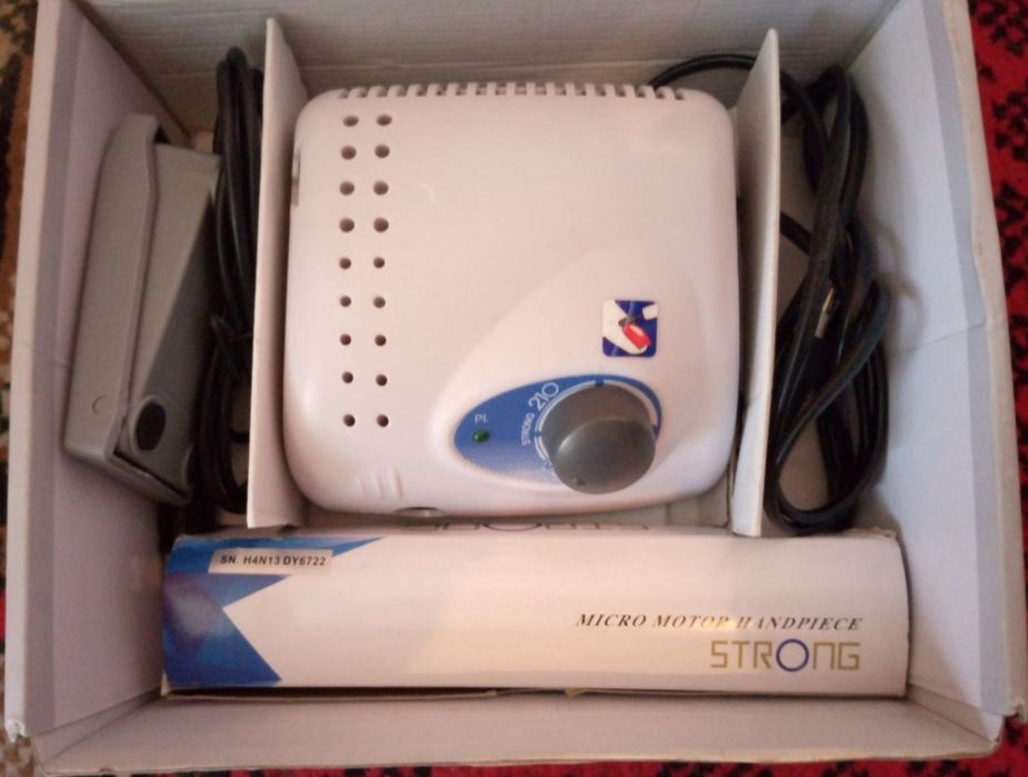 Аппарат для маникюра и педикюра Strong 210/105L в коробке 35000 об/мин