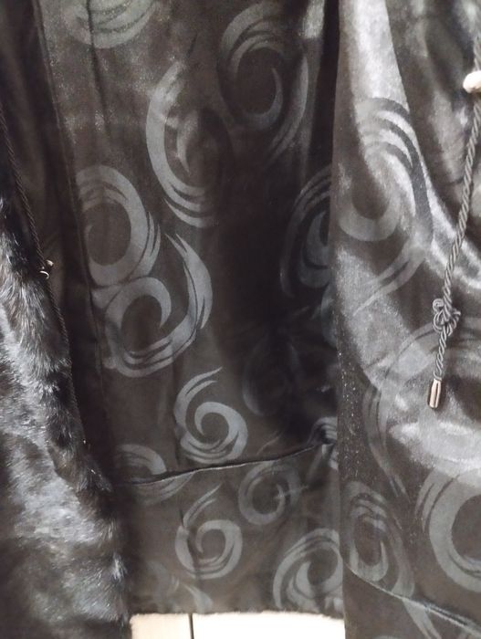 Продается женская шуба