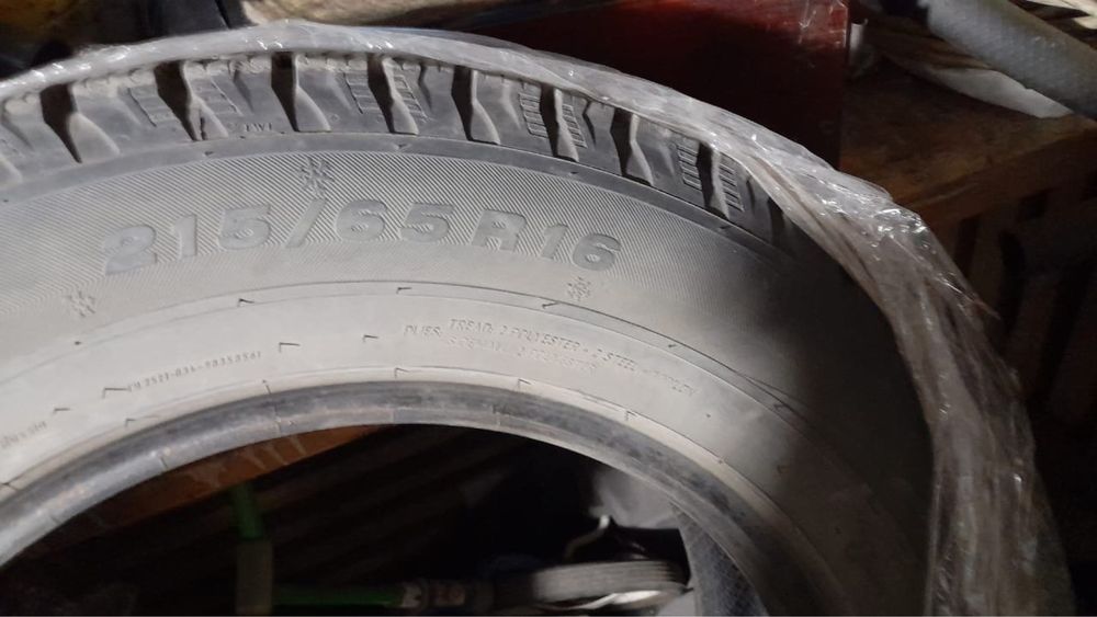 Продаю шино R16, 215/65/R16