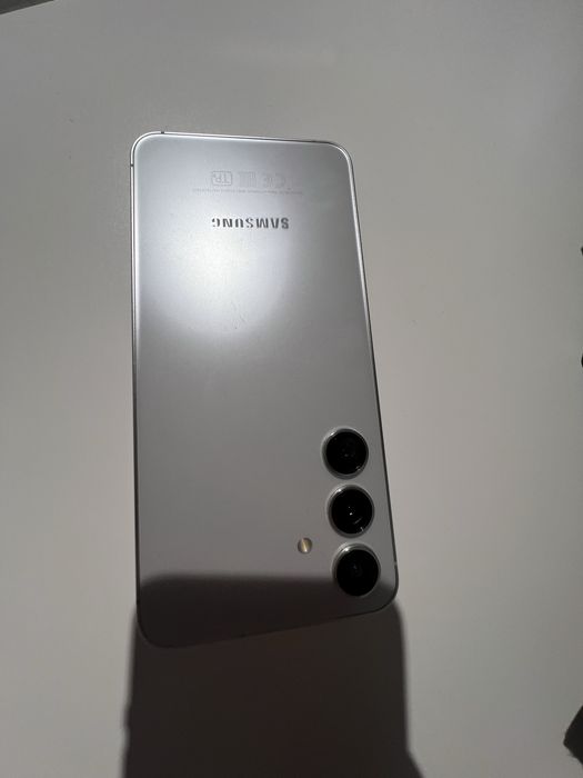 Iphone 13 pro , samsung s24