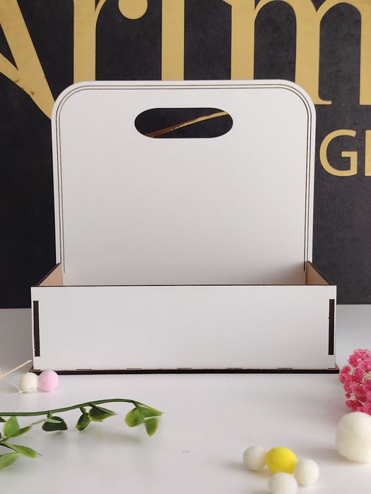 Cutie pentru flori personalizată din lemn – Cadou educatoare / învățătoare