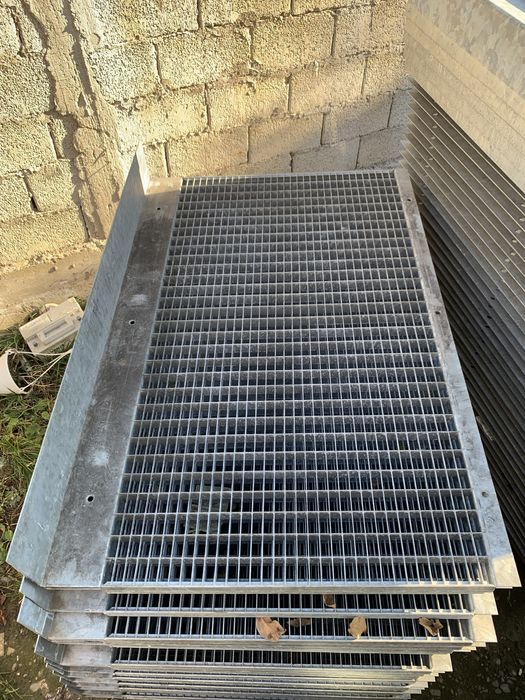 Trepte zincate gretare zincate 80x22 sau 73x22