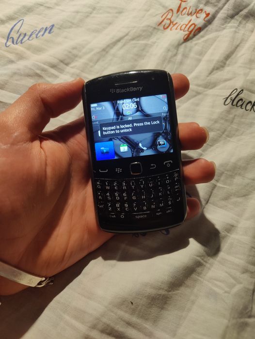BlackBerry 9360 + husă originala