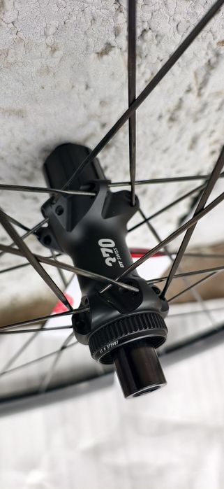 НОВИ DT Swiss А1800 Spline Center Lock 30 мм 28цола 12х100/12х142 Shimano HG