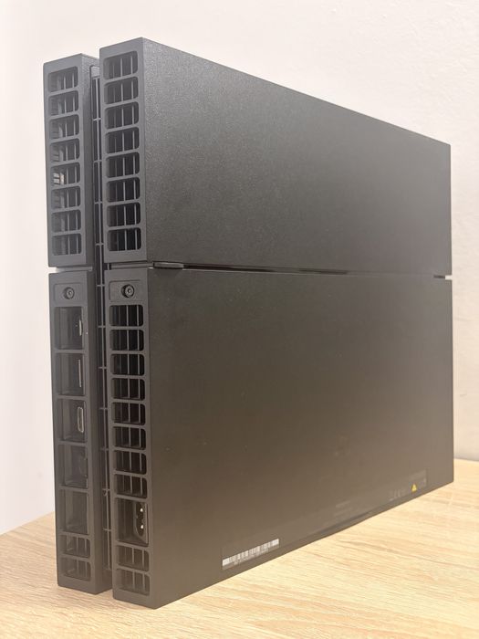PlayStation 4 Fat 500GB – Като нов! + 8 Топ Игри + Оригинален Джойстик