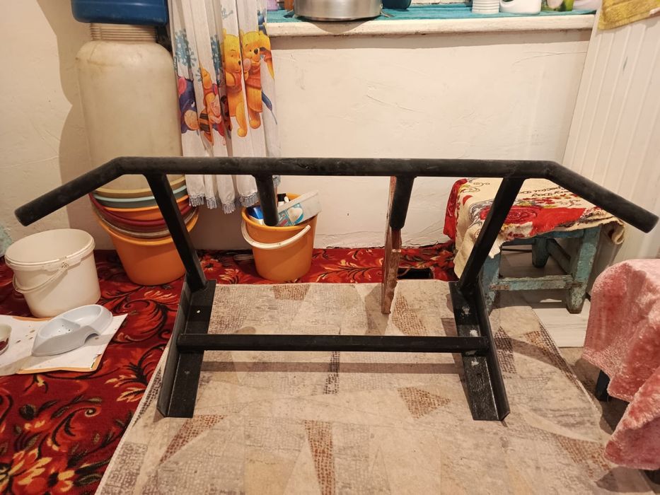 Турник настенный