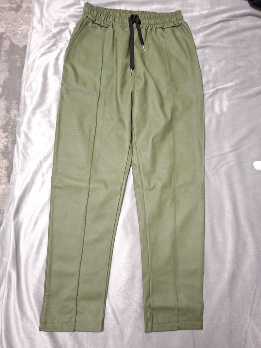 Pantaloni din piele ecologica marimea 38/M