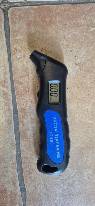 Manometru digital presiune pneuri / roți auto TG-105