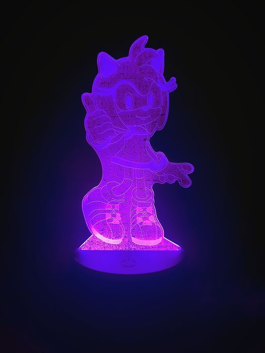 LED лампа на Amy Rose