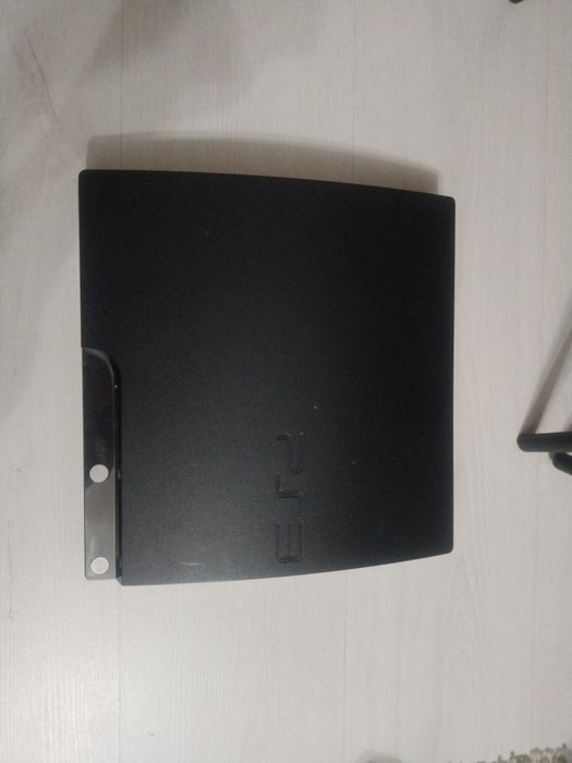 Продам PS3  в хорошем состоянии