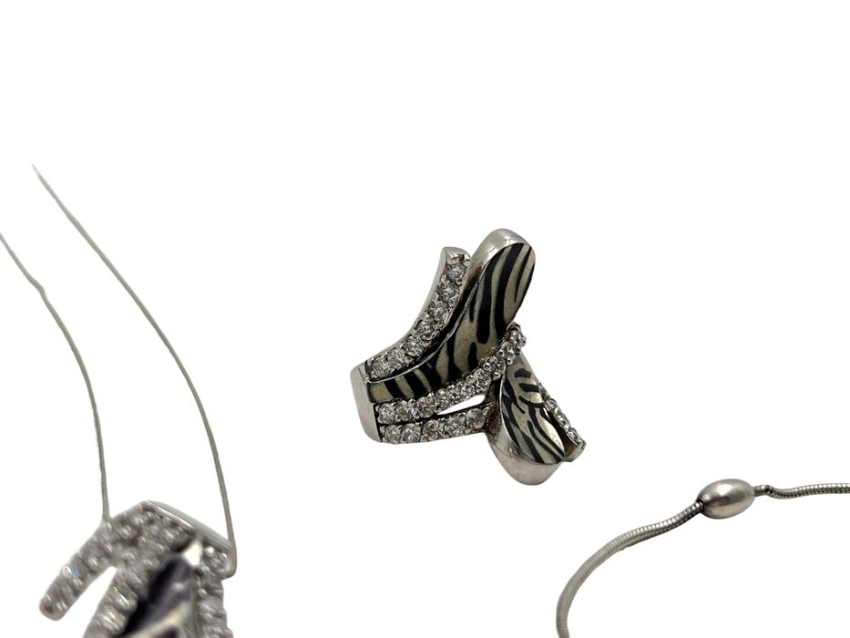 Сребърен комплект висулка ,пръстен .колие и гривна