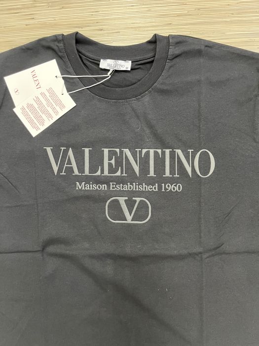 Tricou Valentino marimea XL nou cu eticheta
