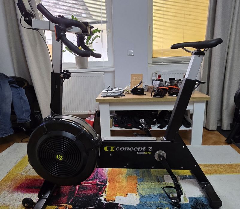 Bicicleta BikeErg Concept2 - Profesională, cu accesorii Zwift