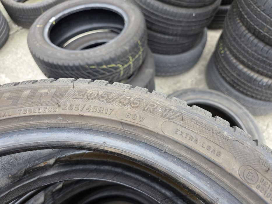 2бр Всесезонни гуми 205 45 17 - Michelin