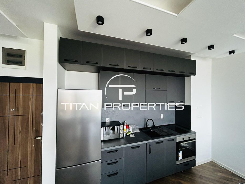 Дава се под наем Двустаен апартамент в Бургас, Изгрев - 60 кв.м за 663 € - Снимка #1