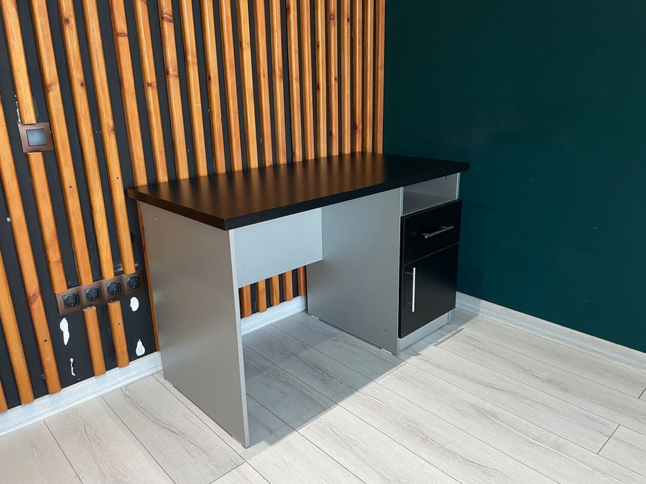 Офисная мебель (письменные столы)