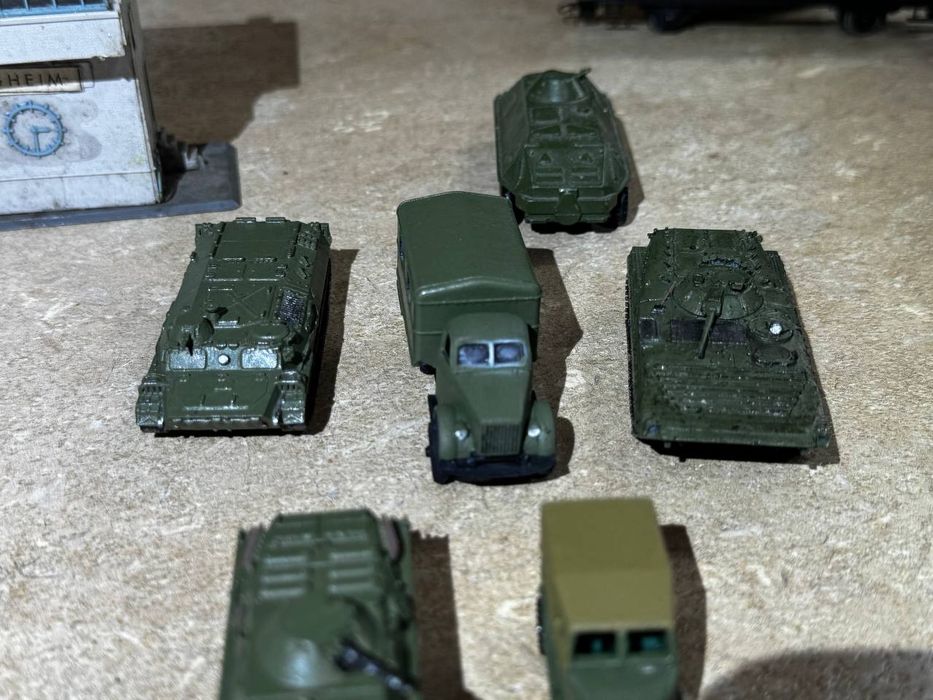 Военна техника НРБ в мащаб 1:87 HO танкове и газ-69