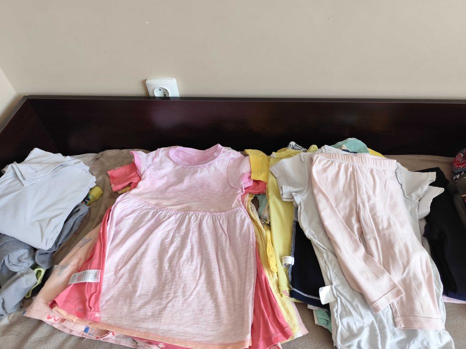 Дрехи за момиче между 3 и 4 г.