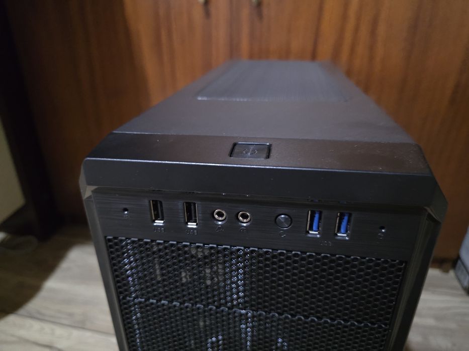 Кутия за компютър Cougar MX330-G